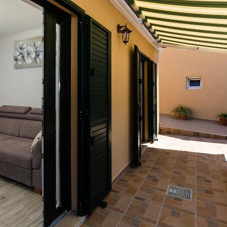 Apartment Pod Nespolom Trsteno Bilik gambar